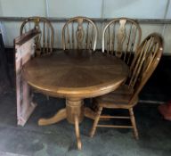 Round dining table – extendable – with 4x dining chairs