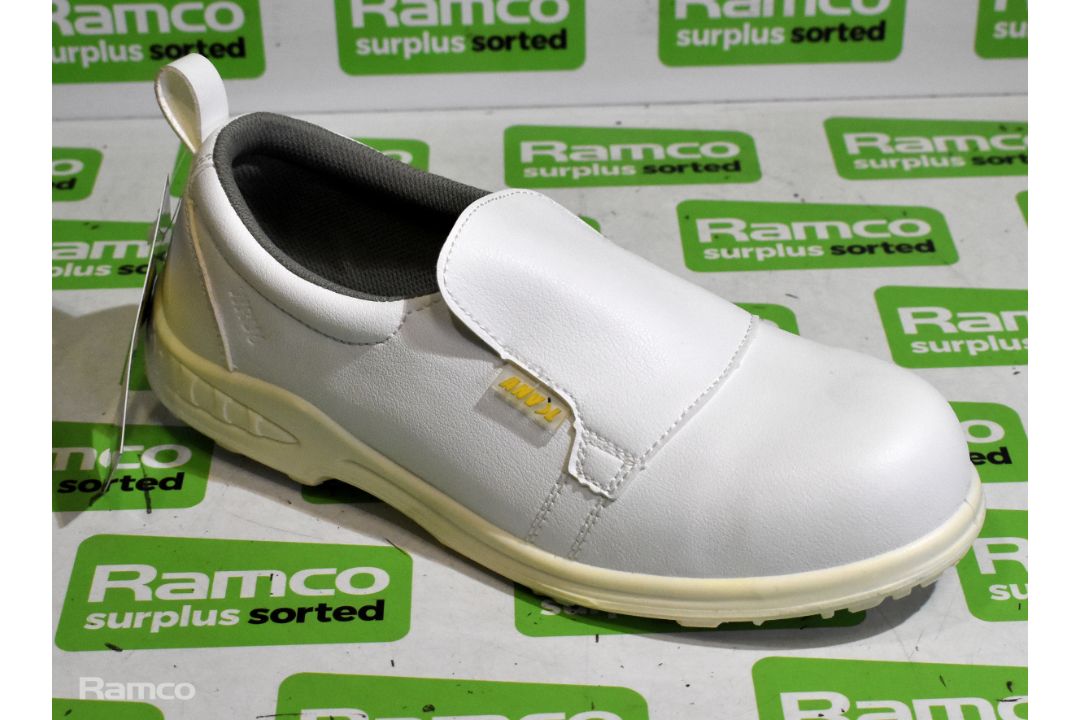 3x pairs of Anvil Traction Ontario safety shoes - UK 9 - Image 1 of 6