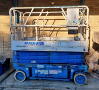 Genie Industries GS-2646 scissor lift - Serial No. 15555 - Year: 1999 - max platform height: 7.9m