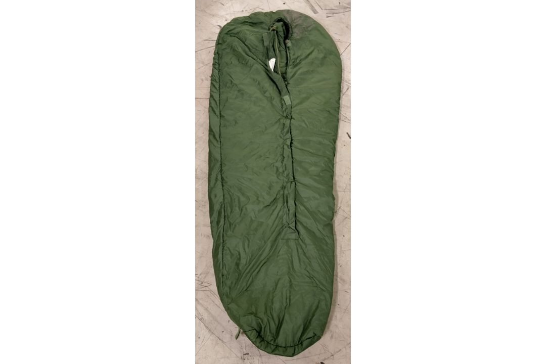 180x Medium weight sleeping bags (may include artic) - see pictures for examples - Image 10 of 12