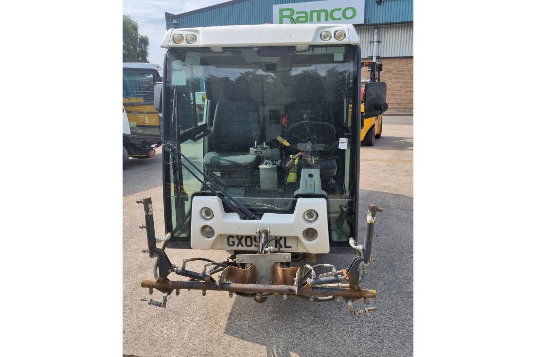 GX09 LKL - 2009 142A 101T Johnston compact road sweeper - 12012 Miles - 2970cc Diesel - Image 3 of 15
