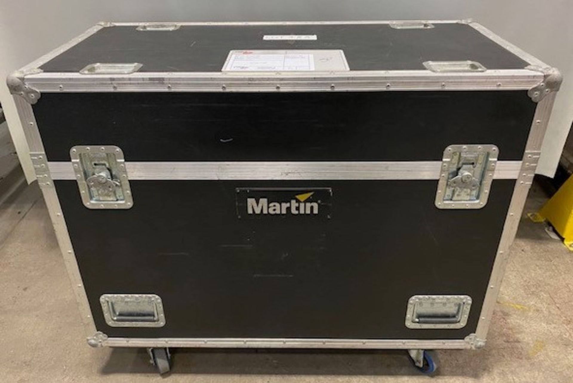 2x Martin Mac Viper Profile and Martin brackets in flight case - 122 x 60 x 100cm - 149kg - Image 4 of 4