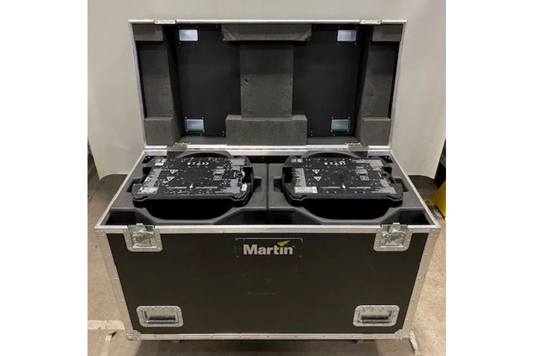 2x Martin Mac Viper Profile and Martin brackets in flight case - 122 x 60 x 100cm - 149kg - Image 3 of 4