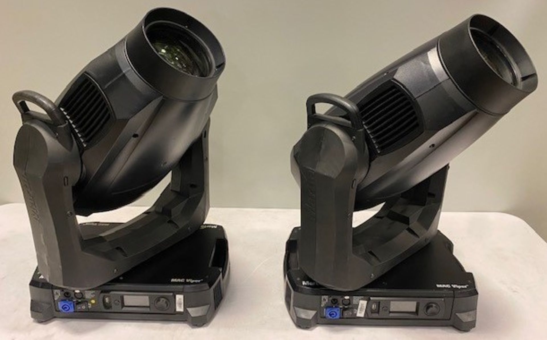 2x Martin Mac Viper Profile and Martin brackets in flight case - 122 x 60 x 100cm - 149kg