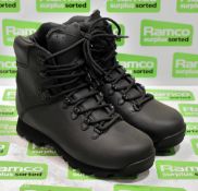 Iturri Patrol boots - mixed sizes - Black -7M