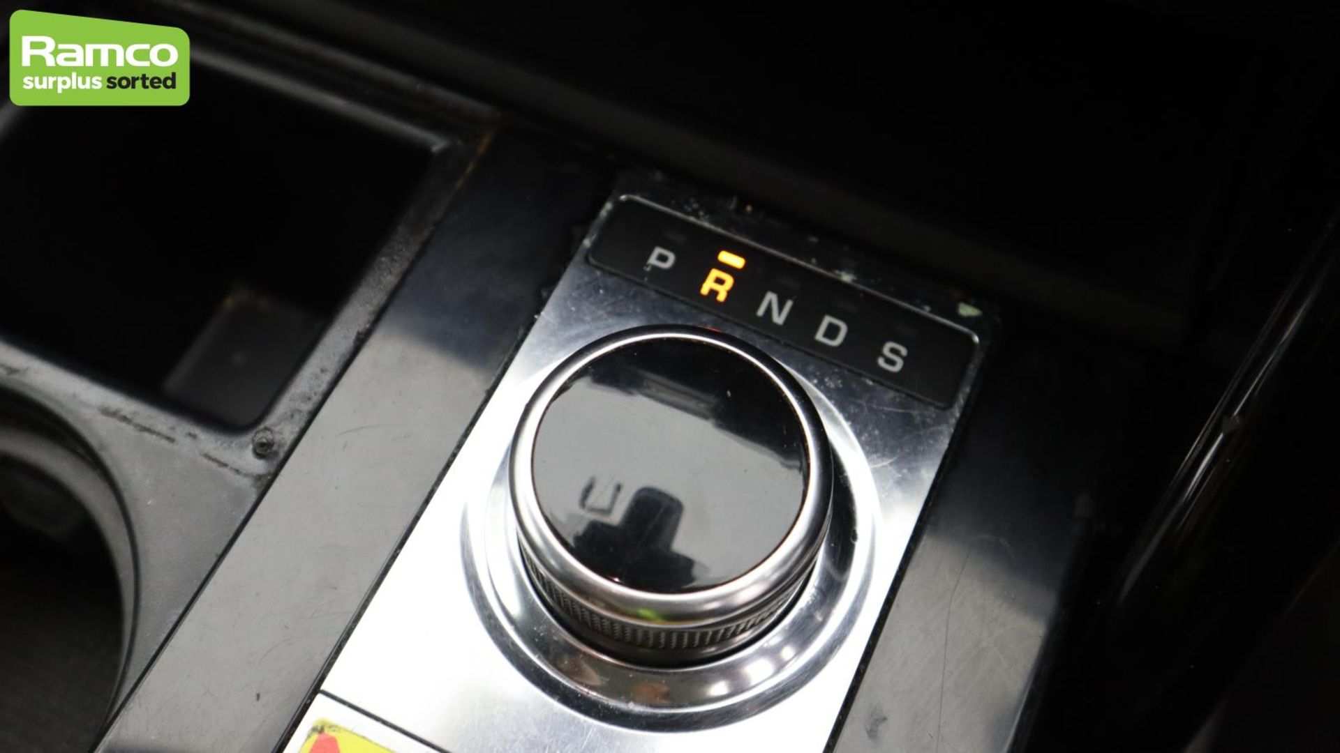 Land Rover Discovery 5 SDV6 3.0 DSE - BA68 OMK - Image 19 of 57