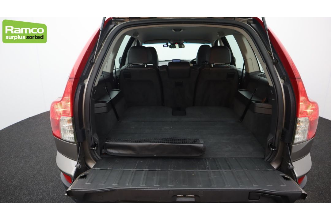 Volvo XC90 D5 AWD 2.4L - AO61 KAX - Image 34 of 64