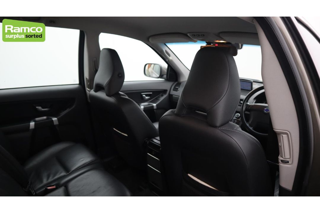 Volvo XC90 D5 AWD 2.4L - AO61 KAX - Image 25 of 64