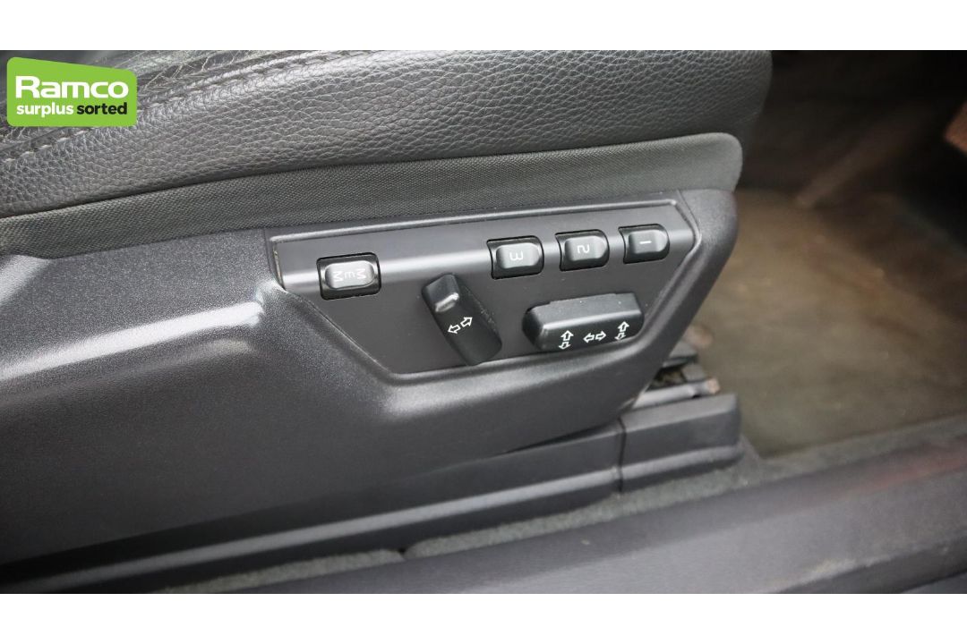 Volvo XC90 D5 AWD 2.4L - AO61 KAX - Image 21 of 64