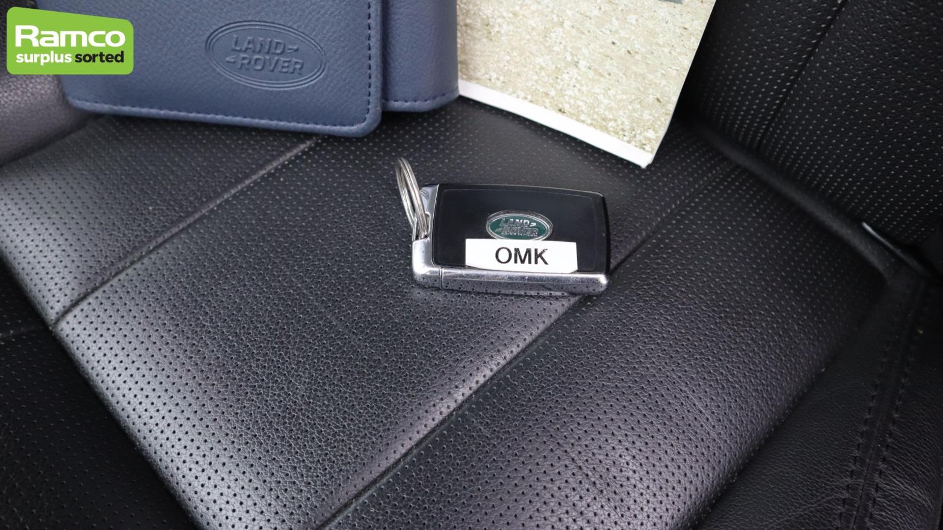 Land Rover Discovery 5 SDV6 3.0 DSE - BA68 OMK - Image 37 of 57