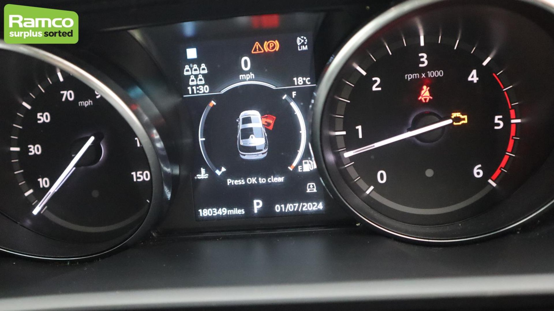 Land Rover Discovery 5 SDV6 3.0 DSE - BA68 OMK - Image 14 of 57