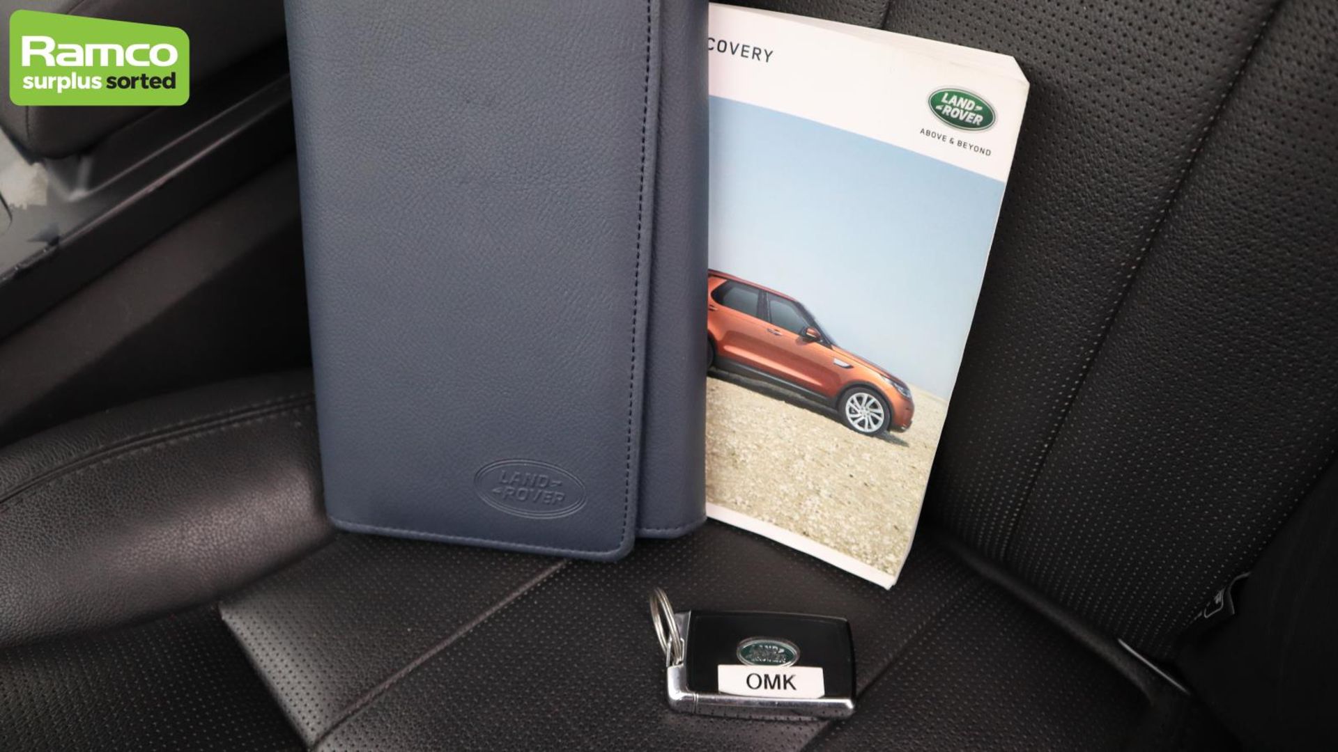 Land Rover Discovery 5 SDV6 3.0 DSE - BA68 OMK - Image 36 of 57