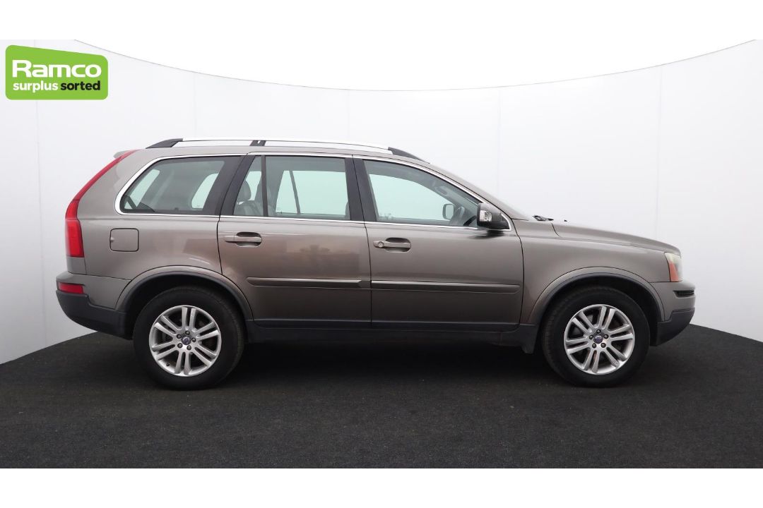 Volvo XC90 D5 AWD 2.4L - AO61 KAX - Image 4 of 64