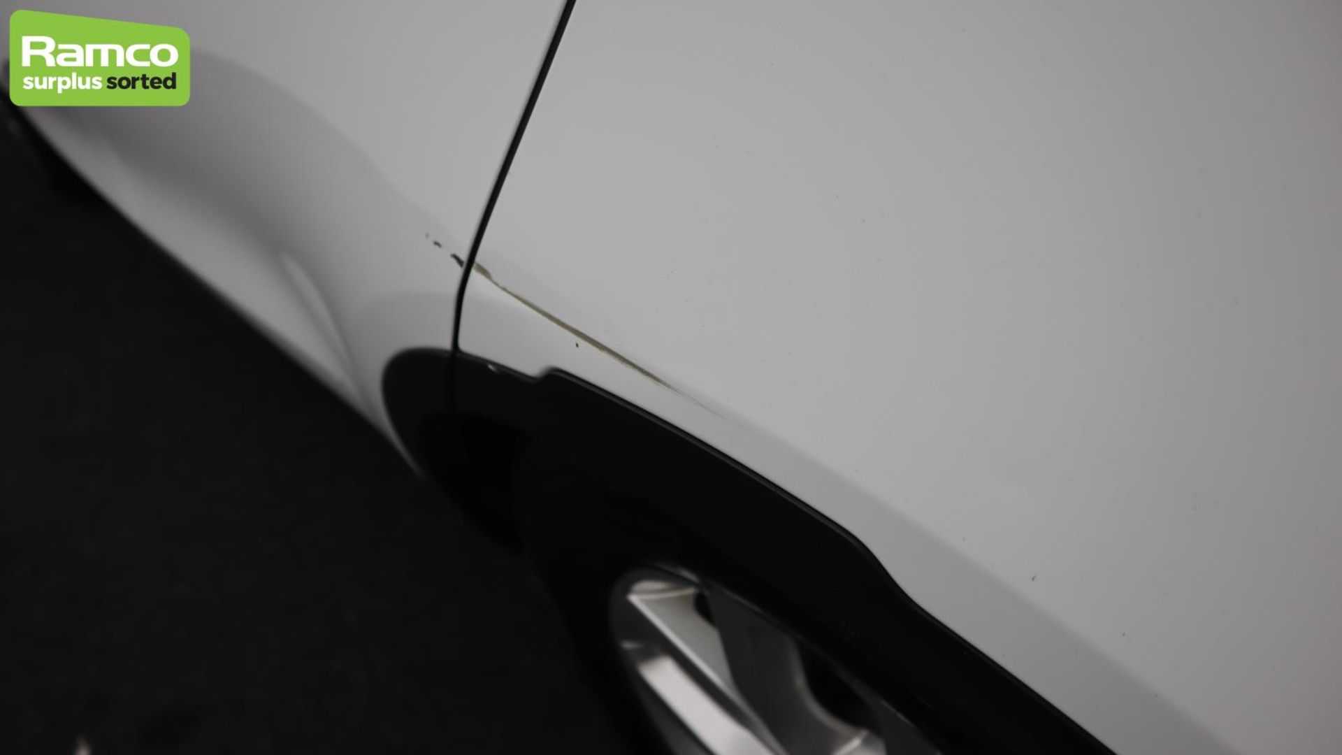 Land Rover Discovery 5 SDV6 3.0 DSE - BA68 OMK - Image 54 of 57