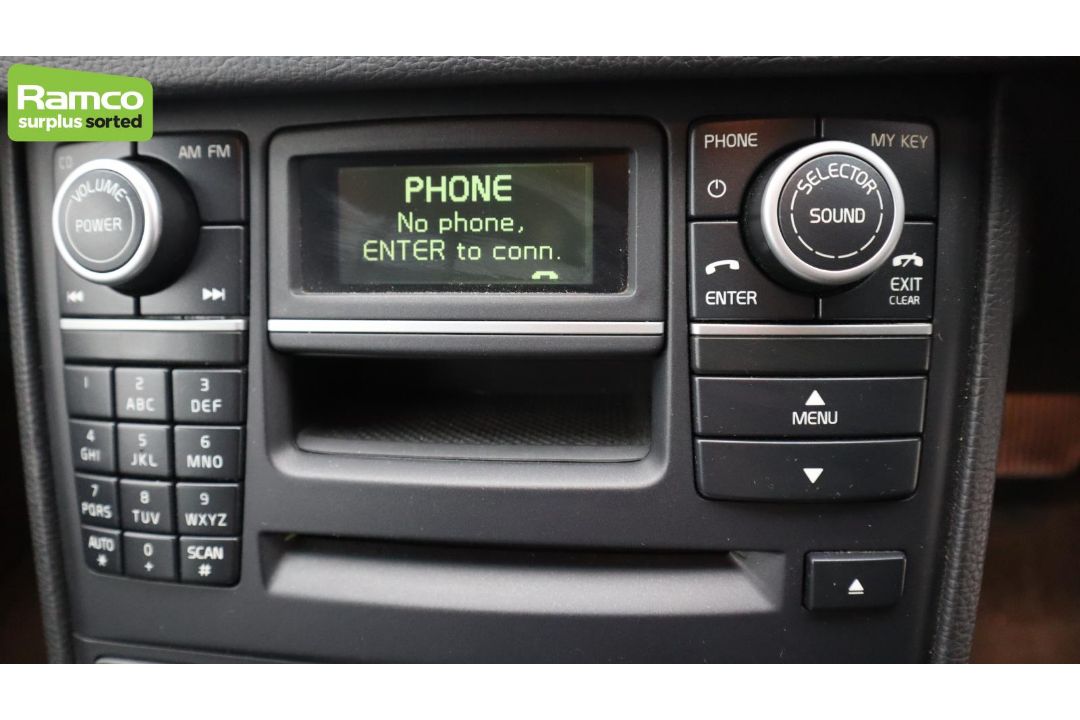 Volvo XC90 D5 AWD 2.4L - AO61 KAX - Image 14 of 64