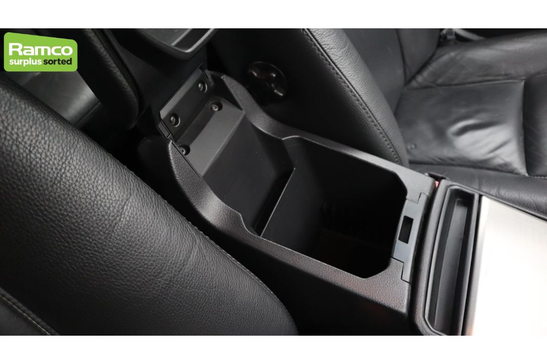 Volvo XC90 D5 AWD 2.4L - AO61 KAX - Image 17 of 64