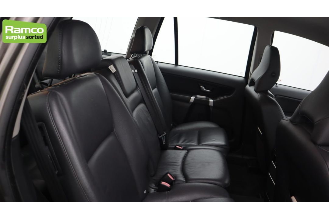 Volvo XC90 D5 AWD 2.4L - AO61 KAX - Image 23 of 64