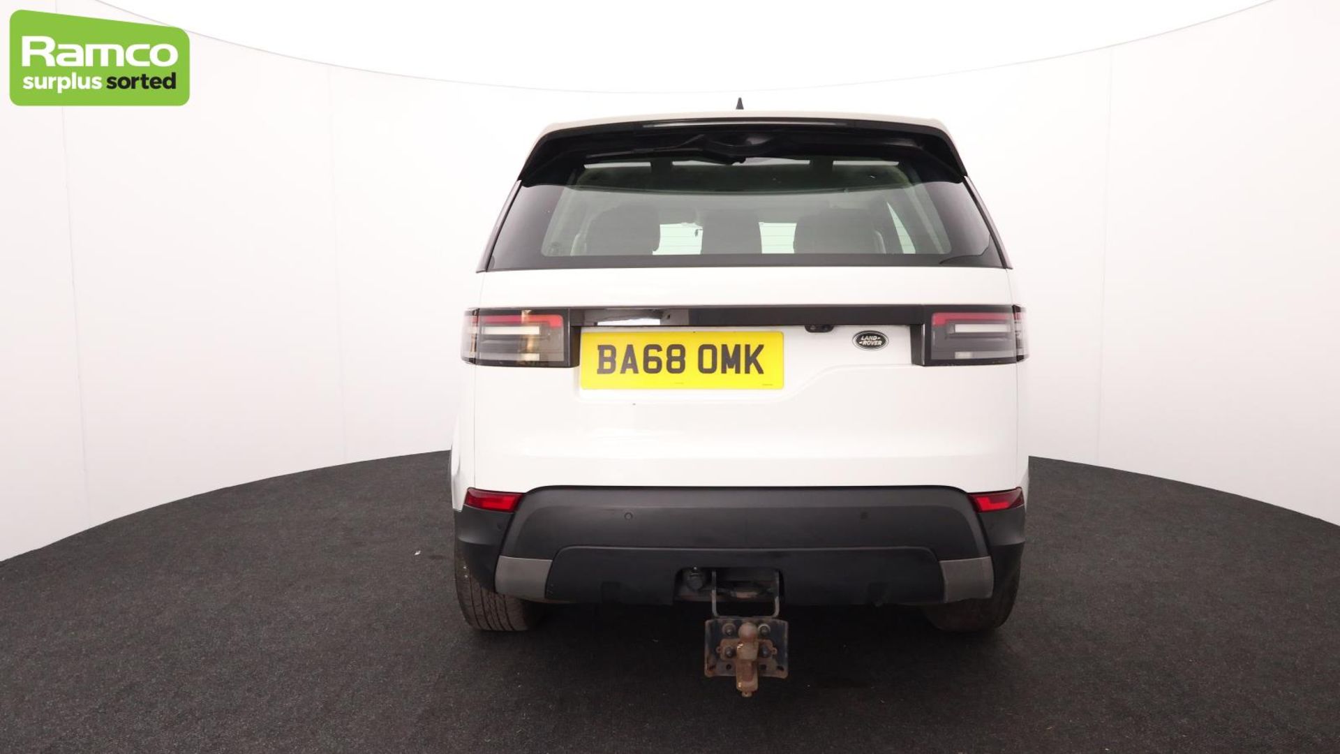 Land Rover Discovery 5 SDV6 3.0 DSE - BA68 OMK - Image 6 of 57