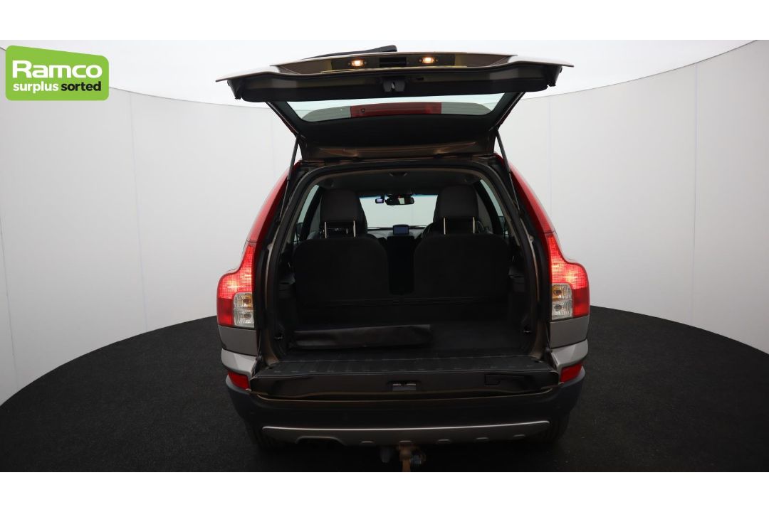 Volvo XC90 D5 AWD 2.4L - AO61 KAX - Image 31 of 64