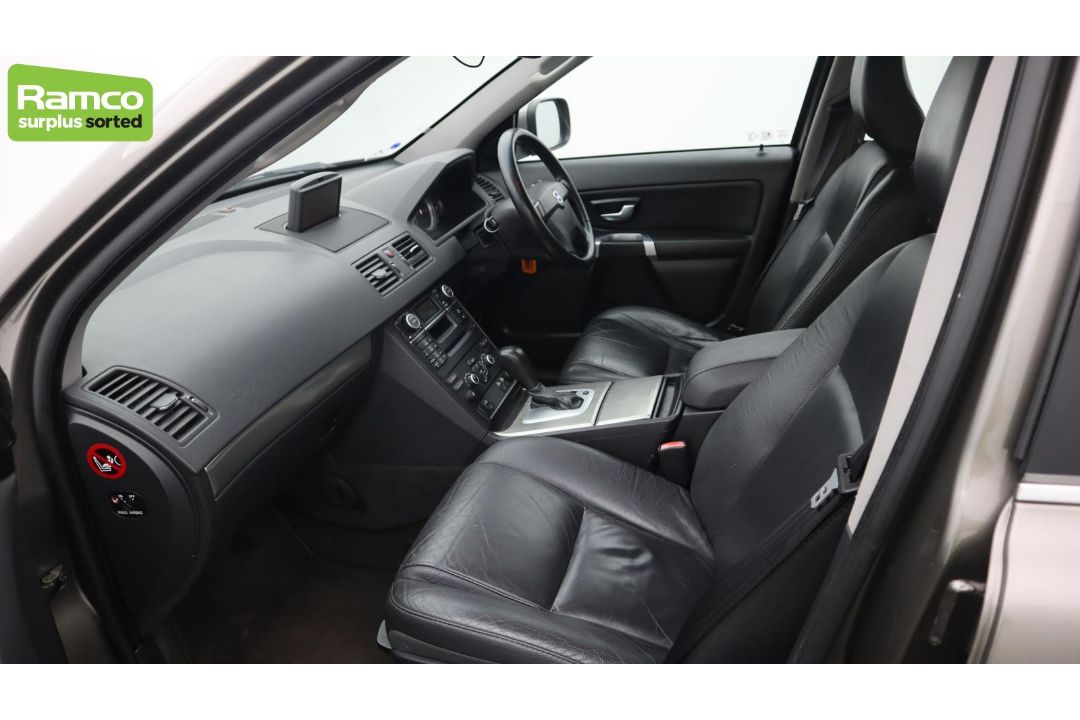 Volvo XC90 D5 AWD 2.4L - AO61 KAX - Image 38 of 64