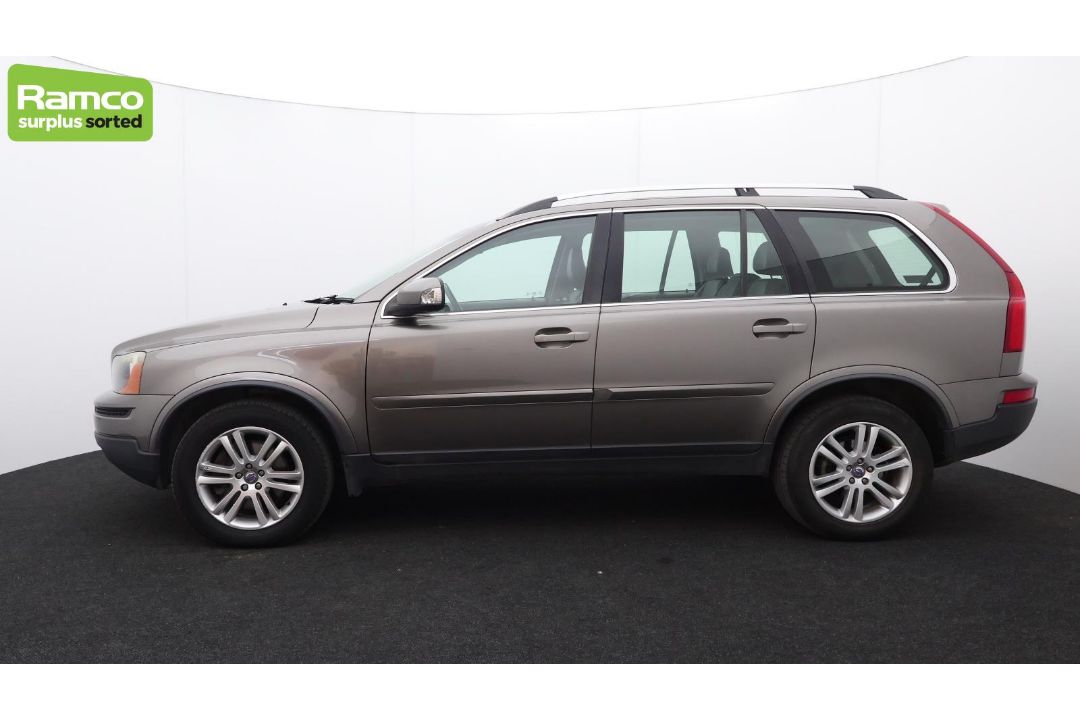 Volvo XC90 D5 AWD 2.4L - AO61 KAX - Image 8 of 64