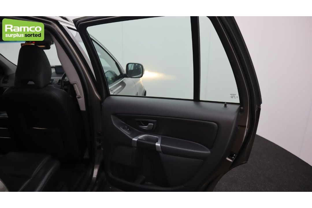 Volvo XC90 D5 AWD 2.4L - AO61 KAX - Image 26 of 64