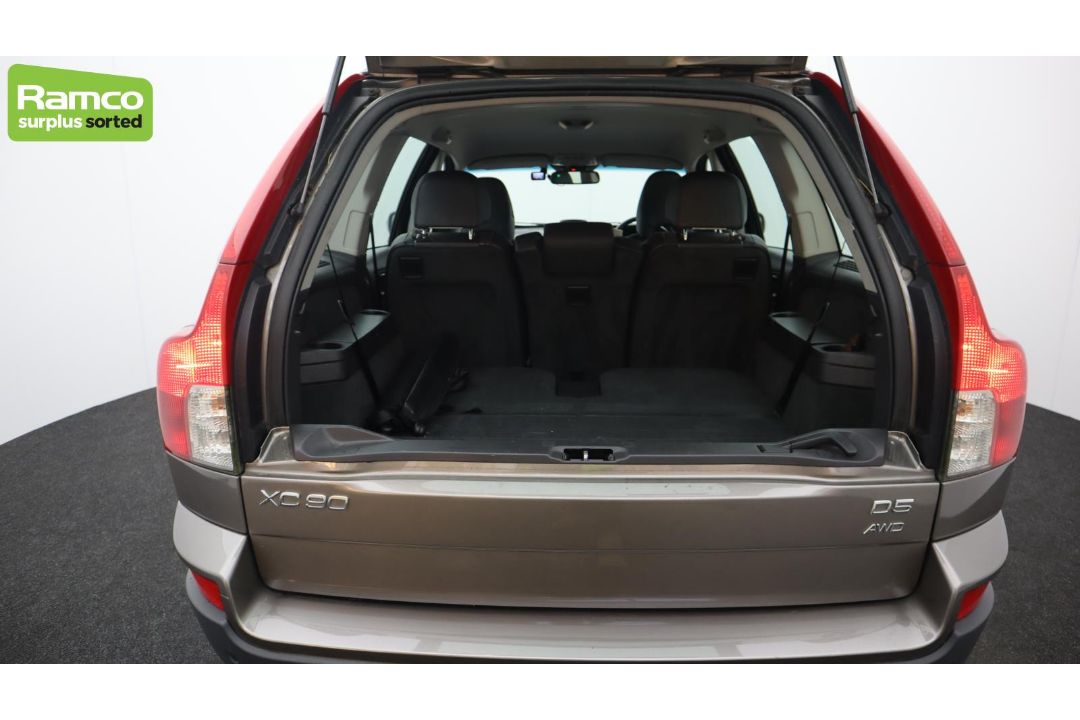 Volvo XC90 D5 AWD 2.4L - AO61 KAX - Image 35 of 64