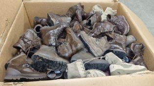 100x pairs of Grade 2 Various combat boots - may include - Magnum, YDS, Haix - mixed sizes