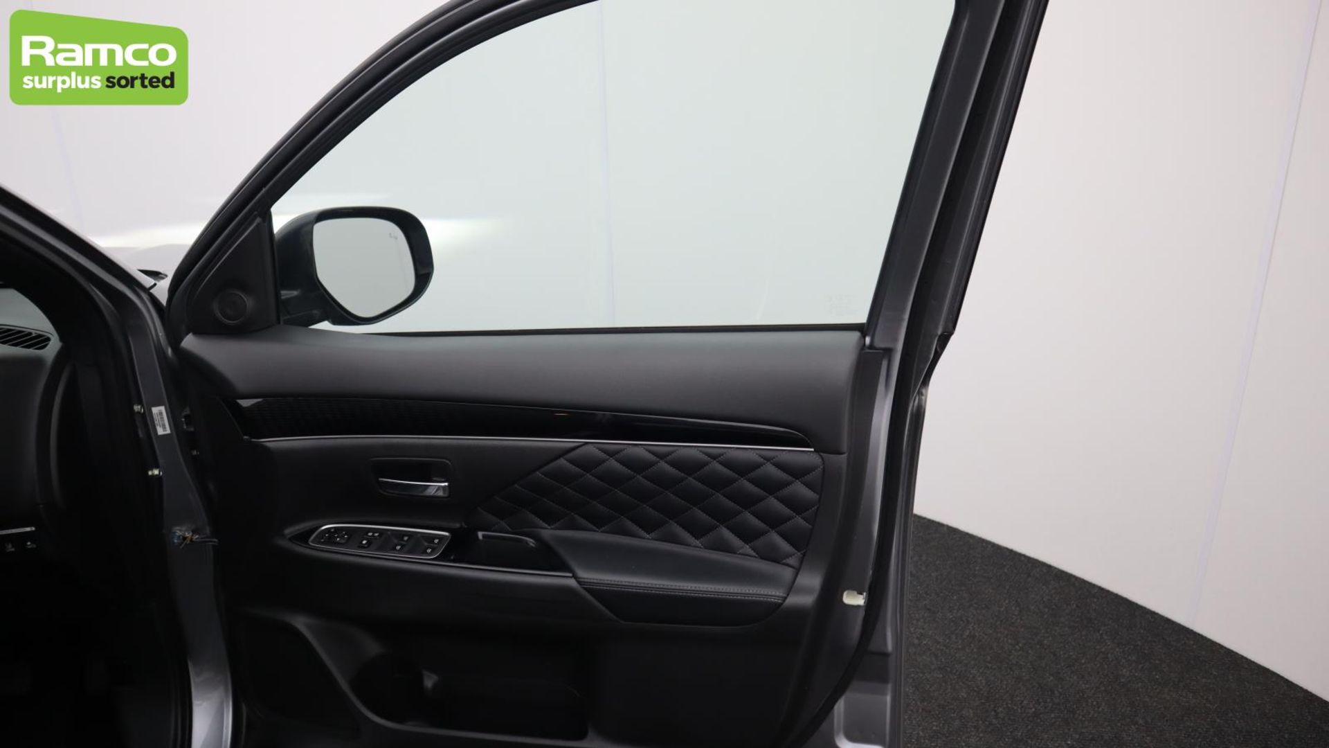 Mitsubishi Outlander 4HS PHEV CVT Estate - WN20 YFS - Image 23 of 52