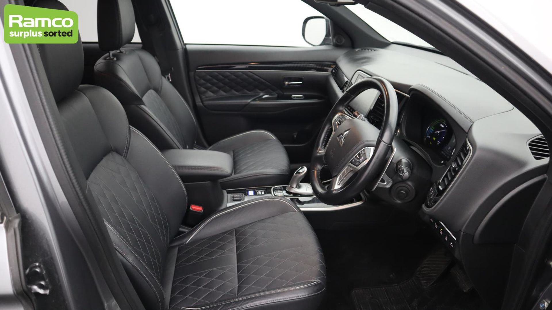 Mitsubishi Outlander 4HS PHEV CVT Estate - WN20 YFS - Image 9 of 52