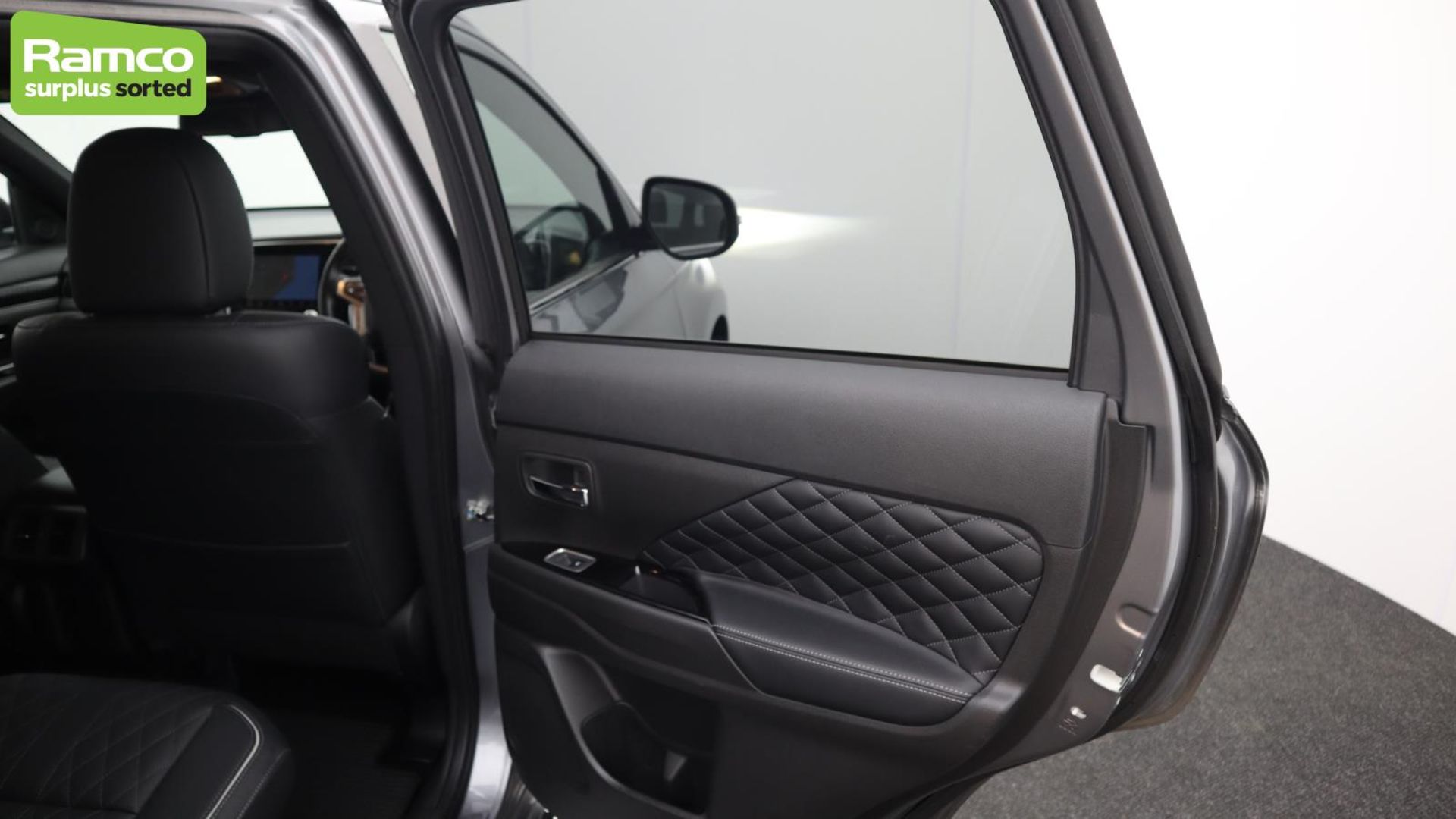 Mitsubishi Outlander 4HS PHEV CVT Estate - WN20 YFS - Image 27 of 52