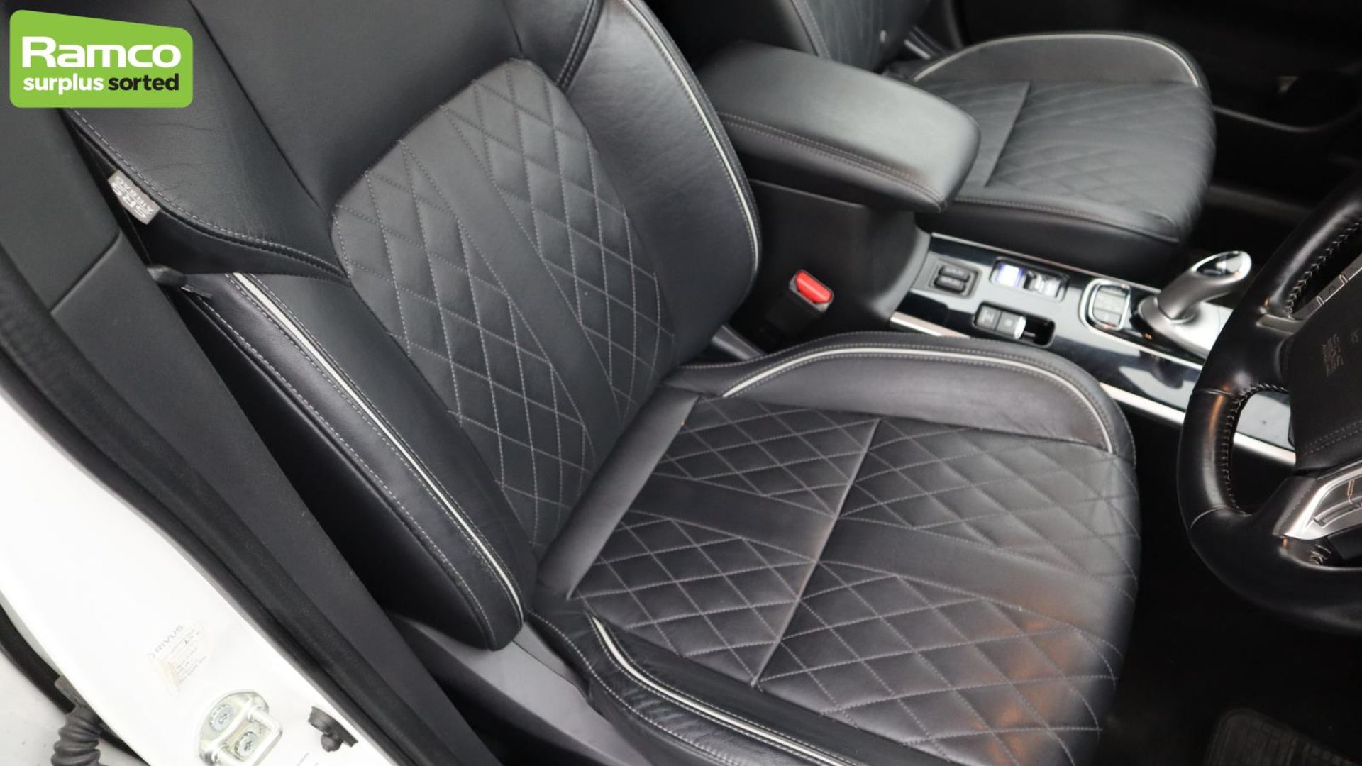 Mitsubishi Outlander 4HS PHEV CVT Estate - WN20 YGA - Image 18 of 45