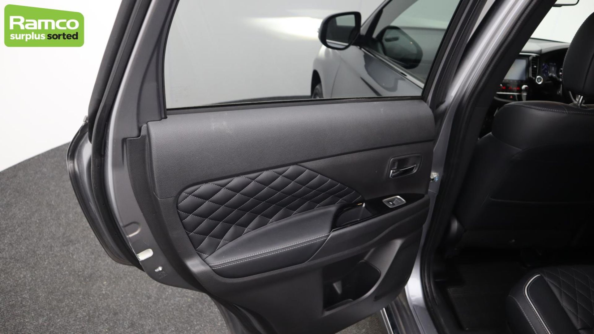 Mitsubishi Outlander 4HS PHEV CVT Estate - WN20 YFS - Image 37 of 52