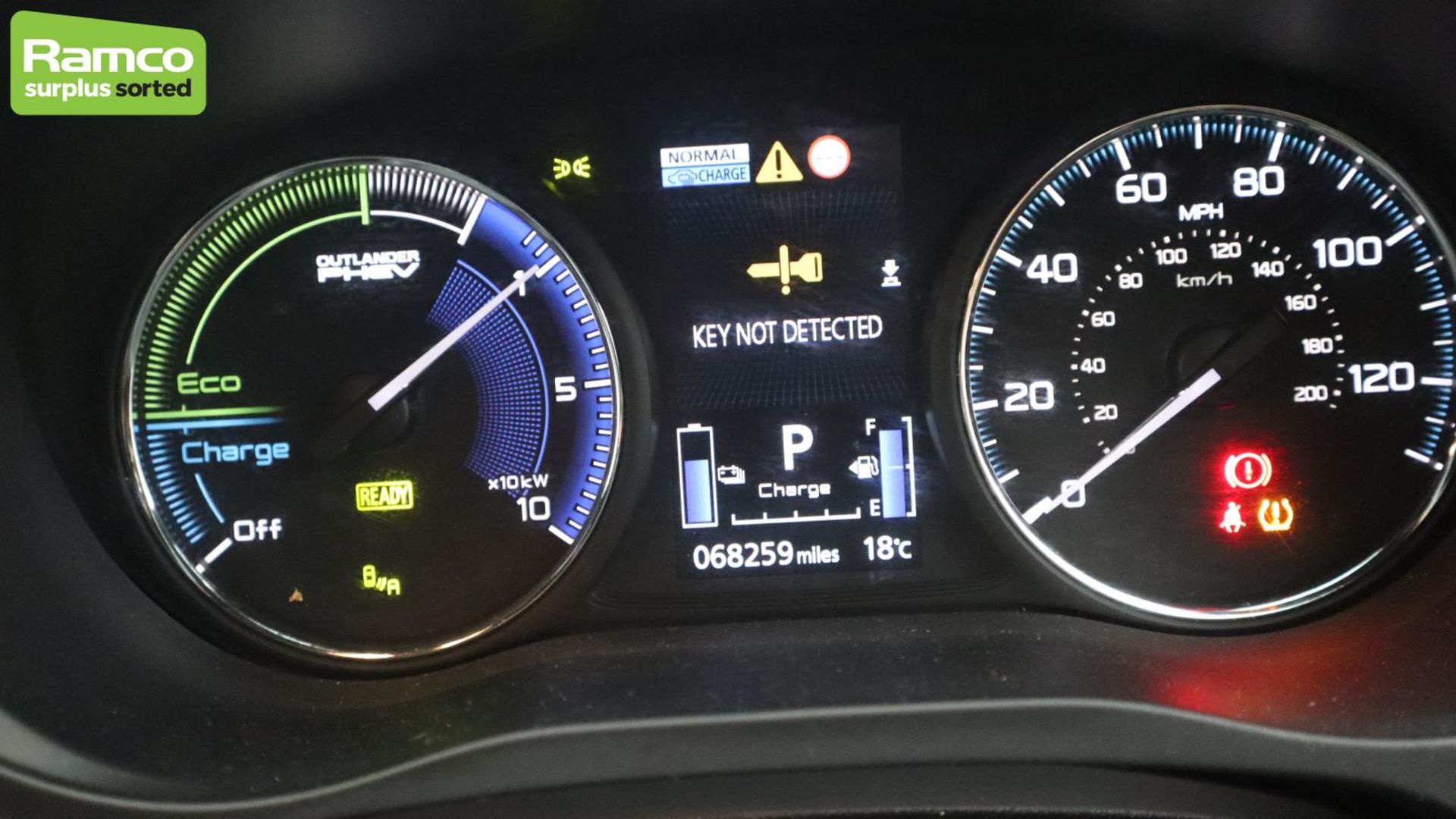 Mitsubishi Outlander 4HS PHEV CVT Estate - WN20 YFS - Image 12 of 52