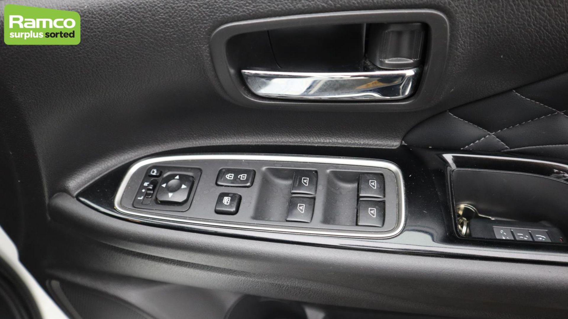 Mitsubishi Outlander 4HS PHEV CVT Estate - WN20 YGA - Image 20 of 45