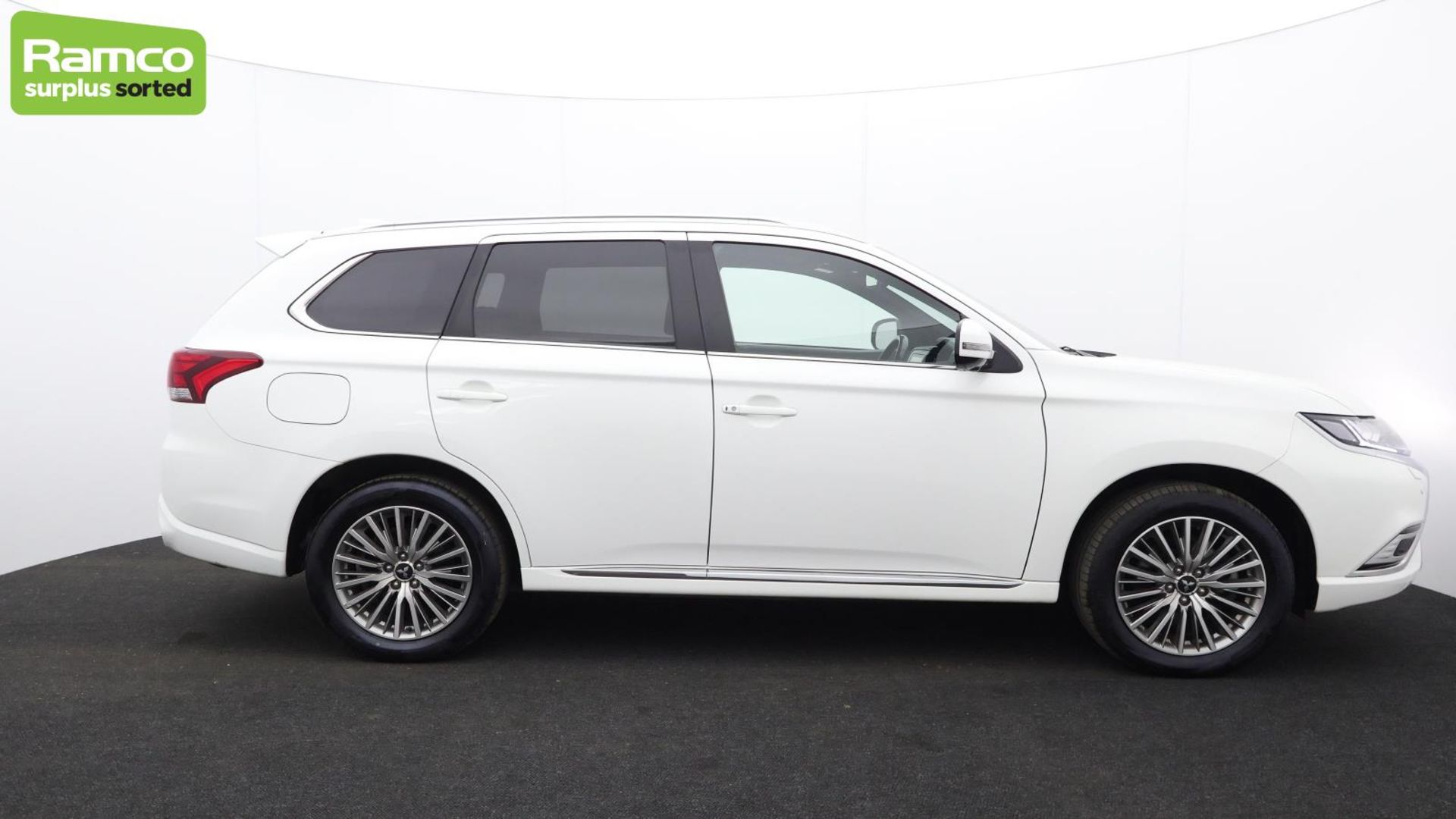 Mitsubishi Outlander 4HS PHEV CVT Estate - WN20 YGA - Image 4 of 45