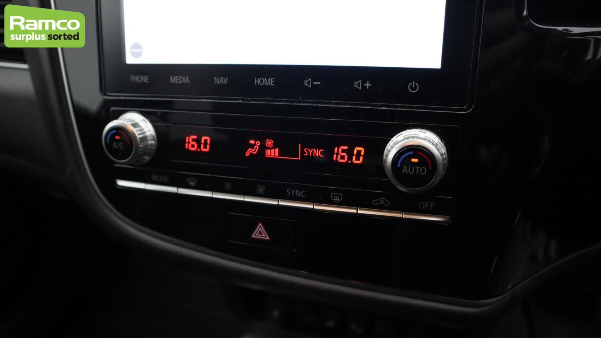 Mitsubishi Outlander 4HS PHEV CVT Estate - WN20 YGA - Image 13 of 45