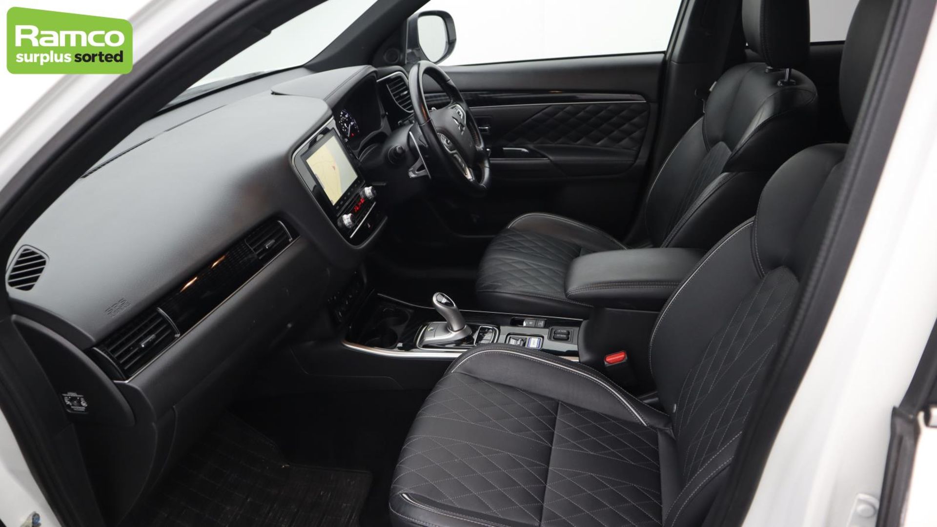 Mitsubishi Outlander 4HS PHEV CVT Estate - WN20 YGA - Image 33 of 45