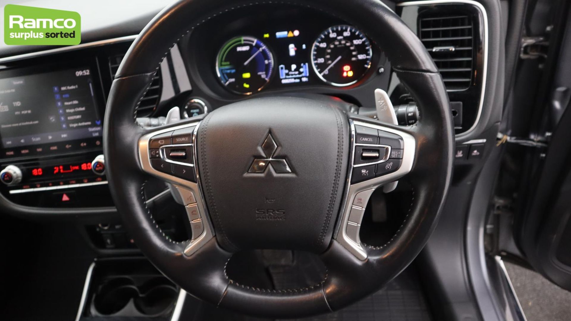 Mitsubishi Outlander 4HS PHEV CVT Estate - WN20 YFS - Image 11 of 52