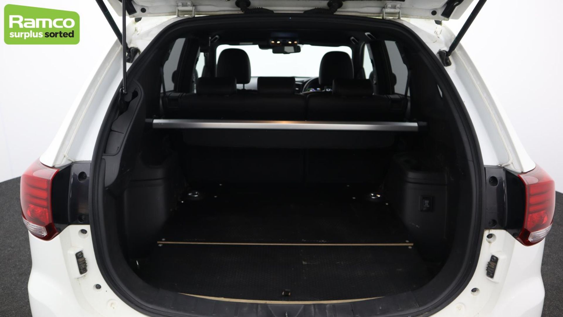Mitsubishi Outlander 4HS PHEV CVT Estate - WN20 YGA - Image 27 of 45