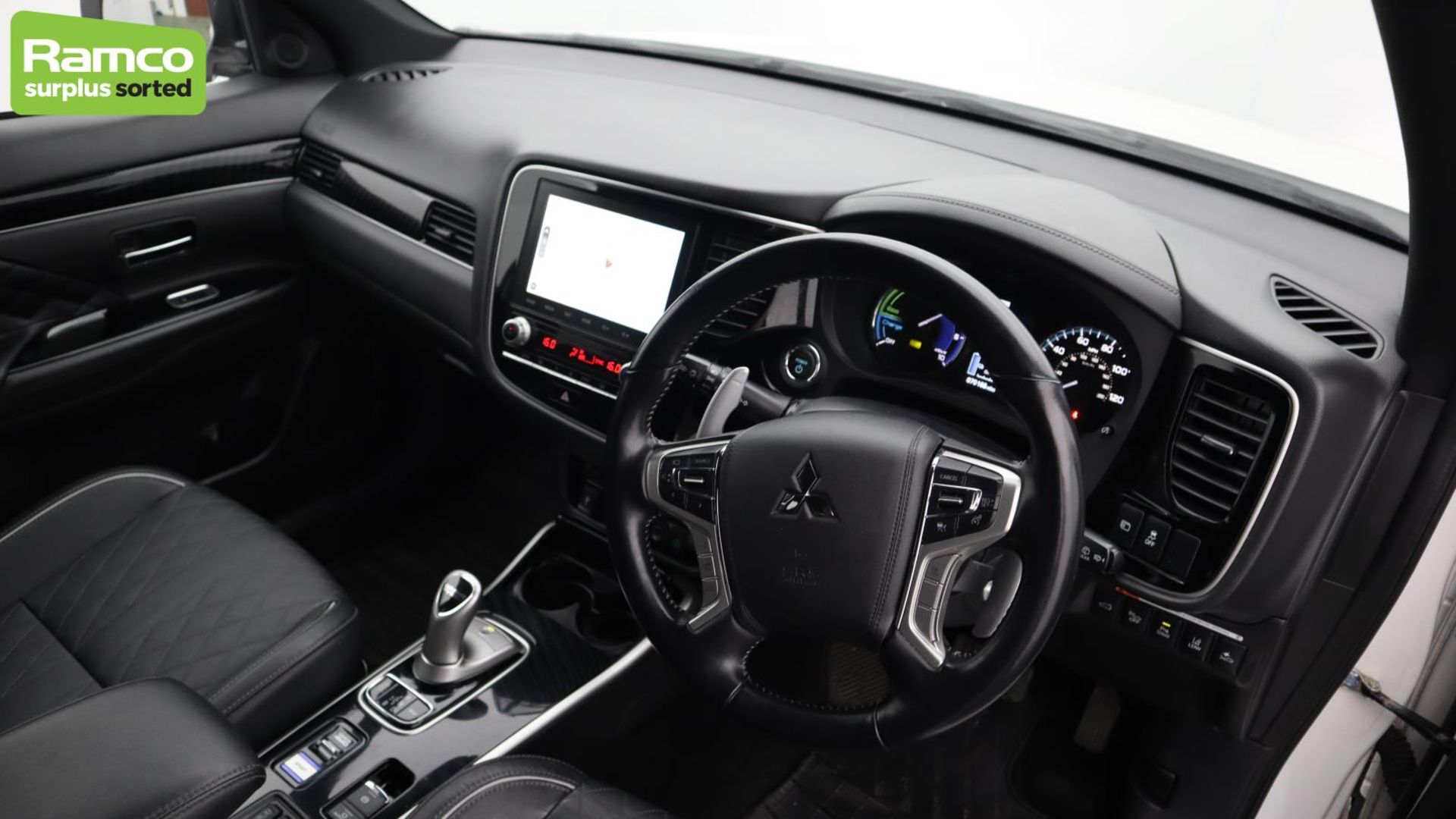 Mitsubishi Outlander 4HS PHEV CVT Estate - WN20 YGA - Image 10 of 45