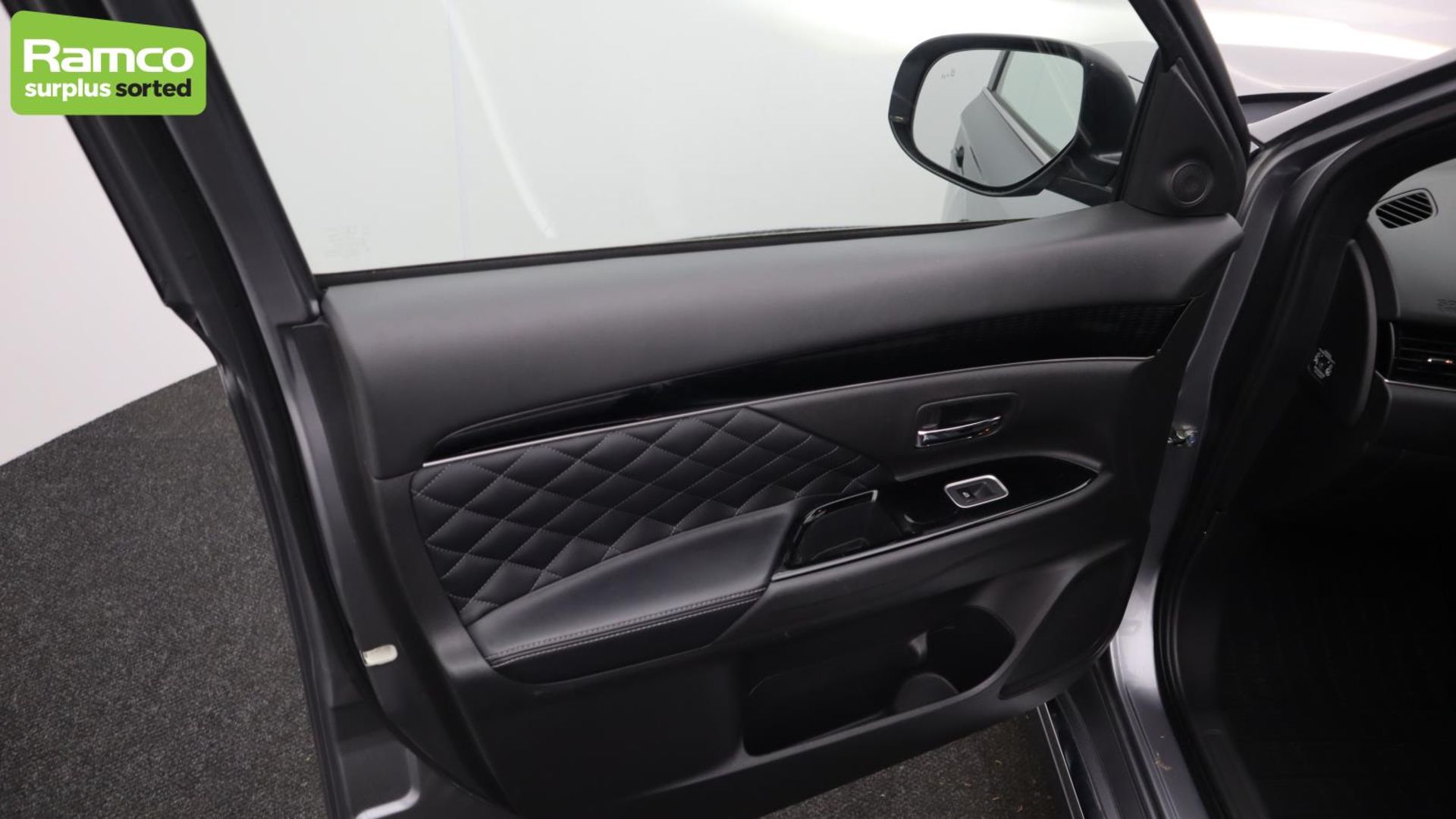 Mitsubishi Outlander 4HS PHEV CVT Estate - WN20 YFS - Image 39 of 52