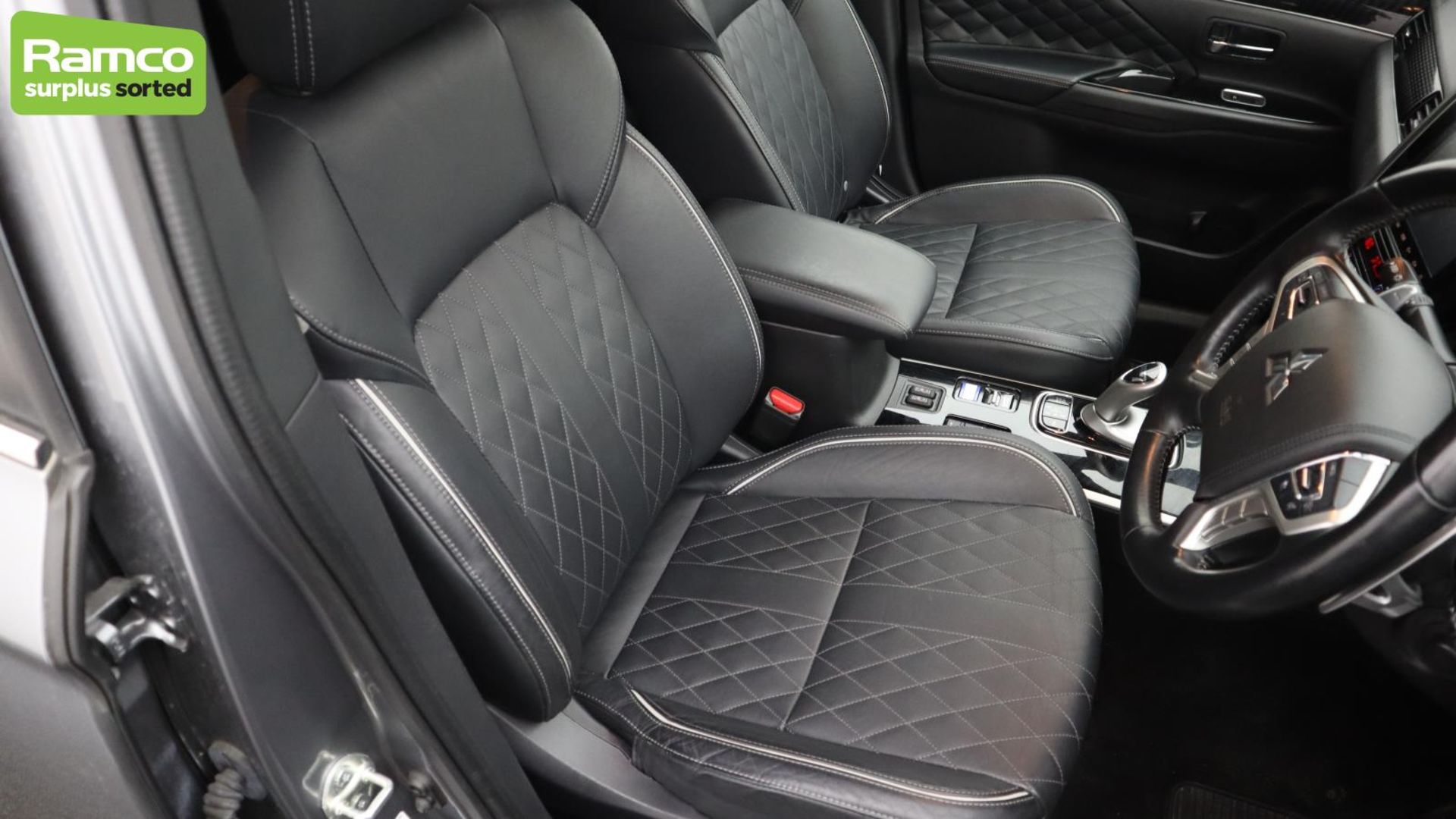 Mitsubishi Outlander 4HS PHEV CVT Estate - WN20 YFS - Image 20 of 52