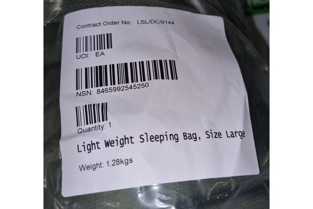 British Forces large lightweight sleeping bag, liner, compression sack, sleeping bag case - Image 3 of 10