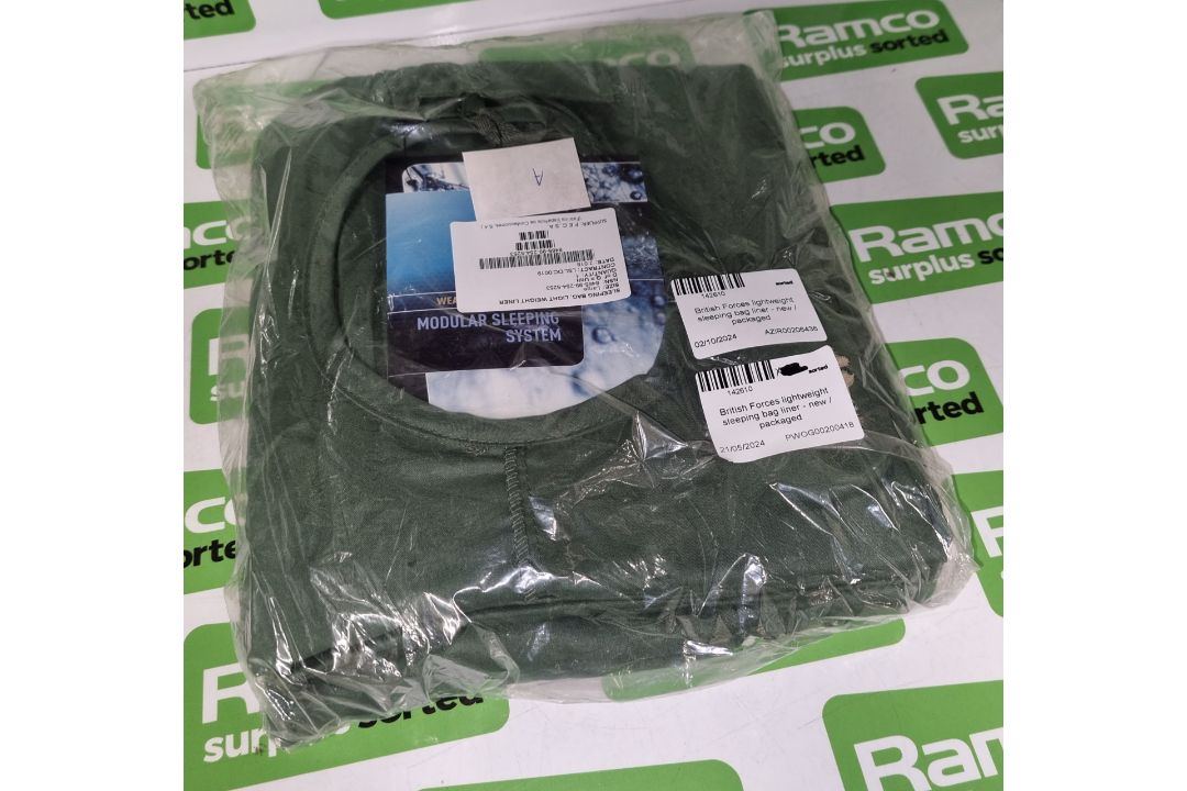 British Forces large lightweight sleeping bag, liner, compression sack, sleeping bag case - Image 4 of 10