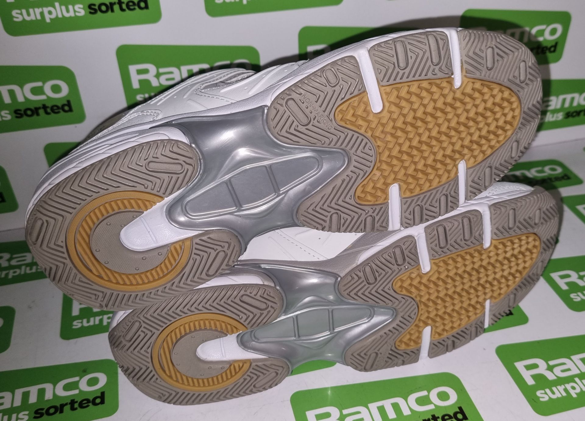 2x pairs of Magnum indoor trainers - White - size 7M - Image 5 of 7