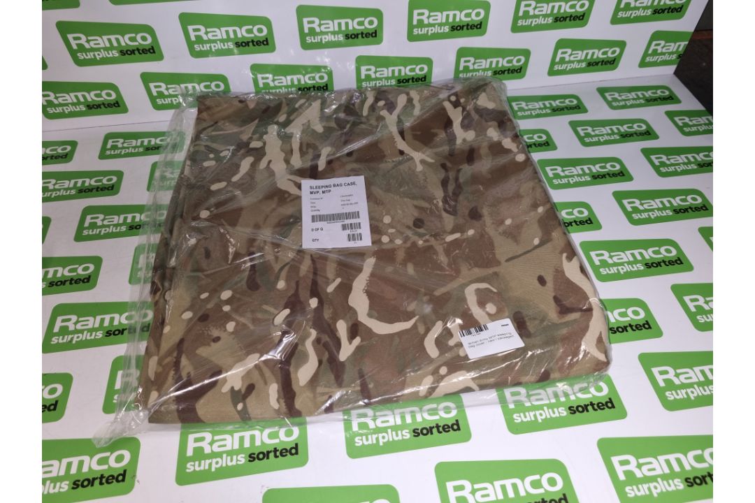 British Forces large lightweight sleeping bag, liner, compression sack, sleeping bag case - Image 9 of 10