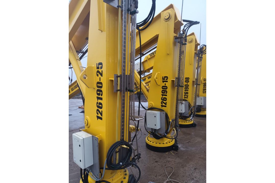 Davit crane assembly SWL 1.8T with hydraulic power pack and control panel - Image 20 of 21