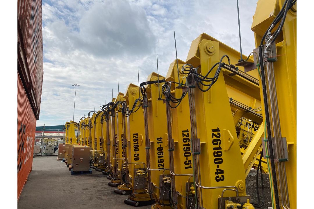 Davit crane assembly SWL 1.8T with hydraulic power pack and control panel - Image 18 of 21