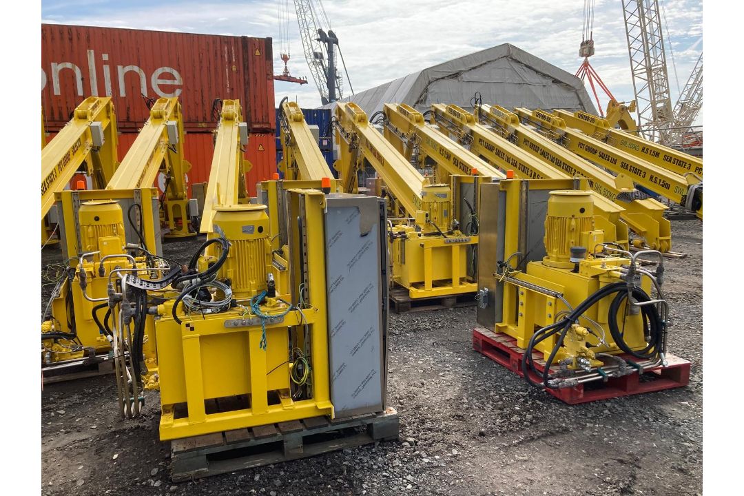 Davit crane assembly SWL 1.8T with hydraulic power pack and control panel - Image 11 of 21